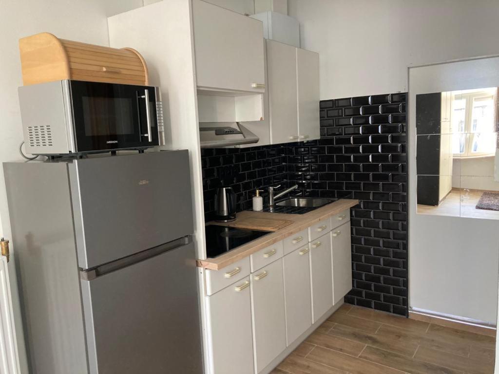 Magnifique Studio Au 2Eme Etage, A Proximite De La Gare Du Midi! 布鲁塞尔 外观 照片