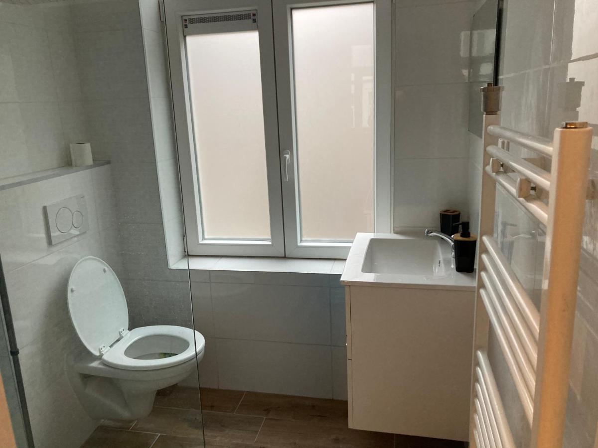 Magnifique Studio Au 2Eme Etage, A Proximite De La Gare Du Midi! 布鲁塞尔 外观 照片